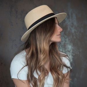 Pineapple & Star the Amari Beige Hat/ Size: Large